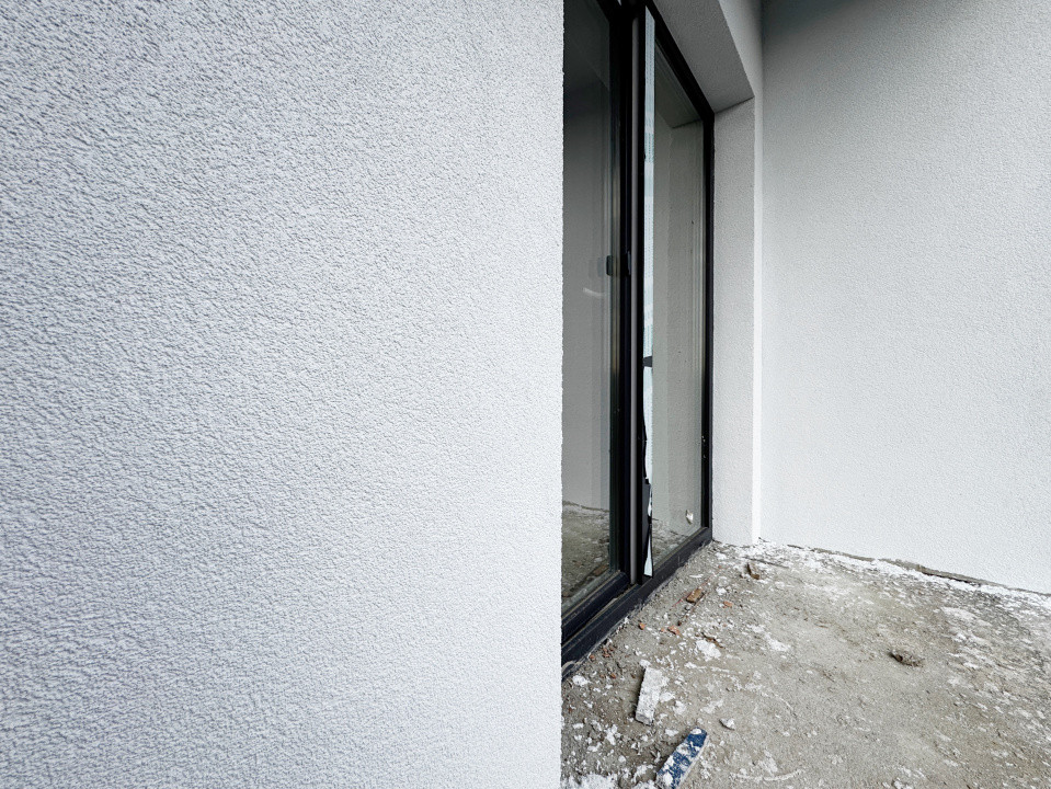 Duplex despartit prin camera tehnica, 121mp utili,350mp teren -Mosnita