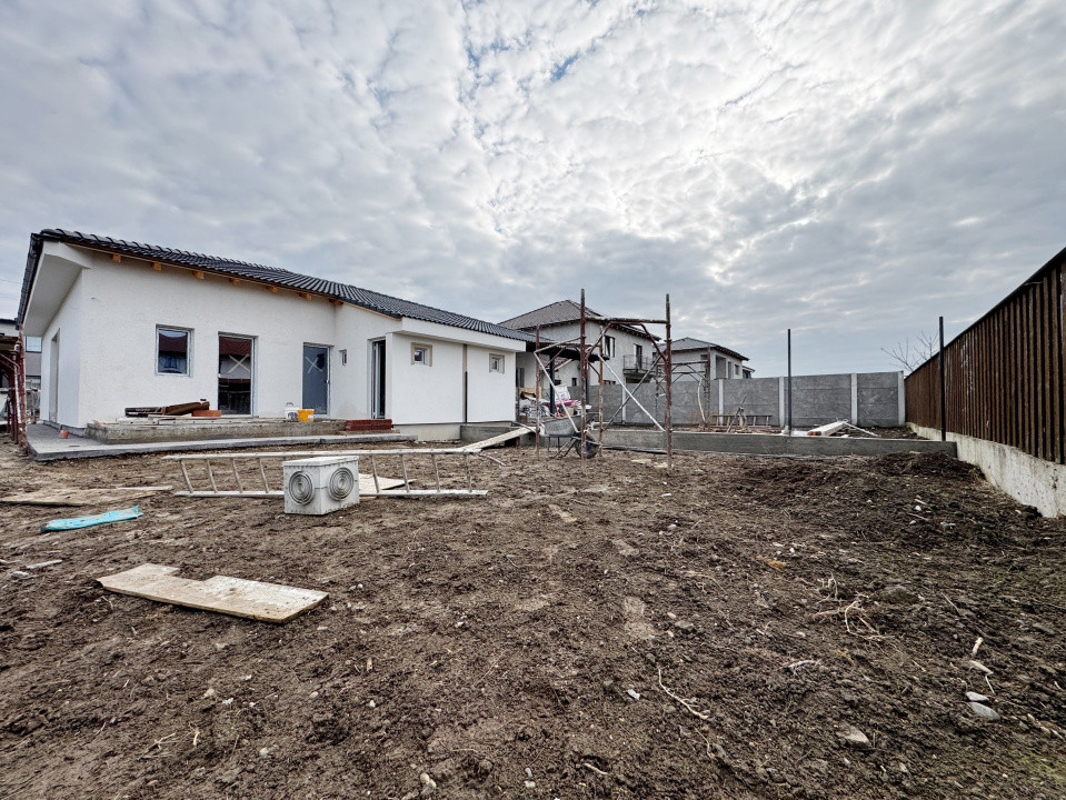 Duplex 3 camere, 78mp utili+ 21mp terasa, 285mp teren, Mosnita Noua