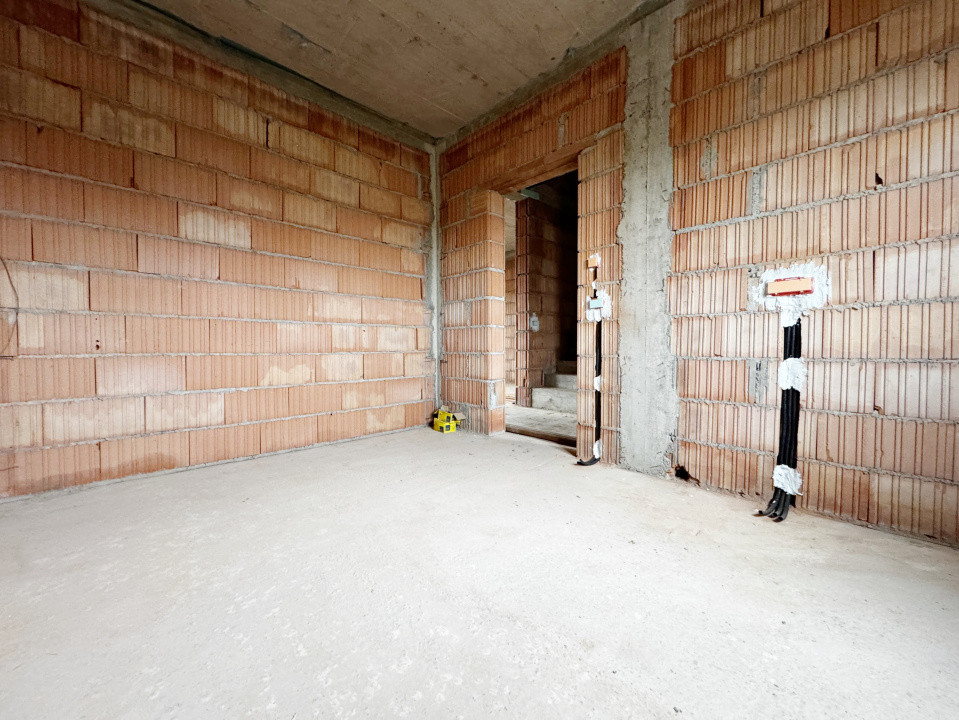 Duplex 4 camere, 350mp teren, 110mp utili, 12mp terasa, Mosnita Noua