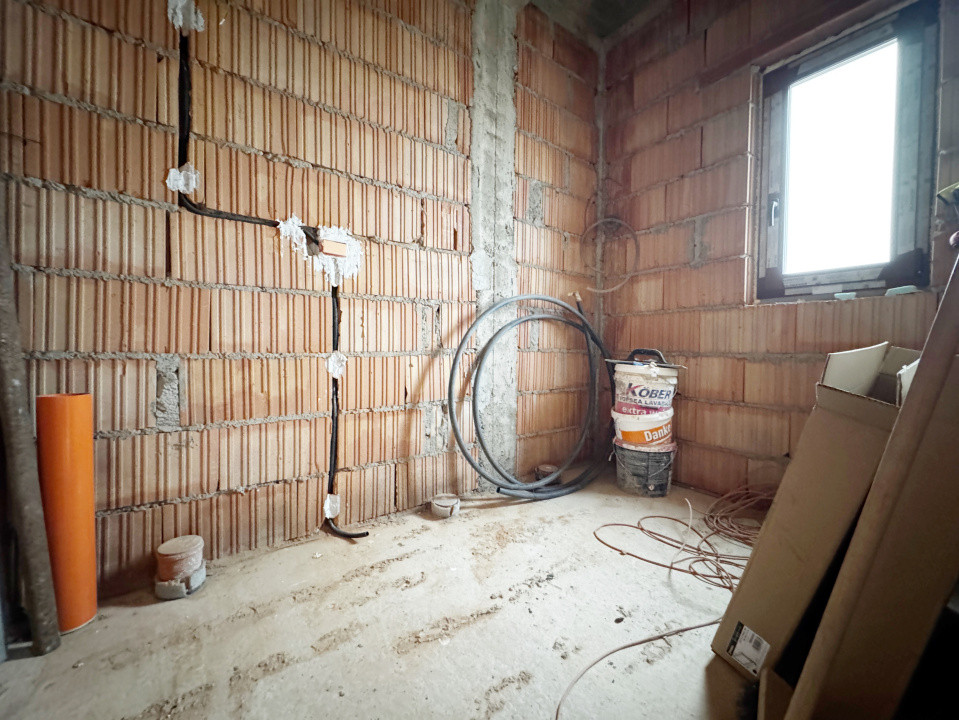 Duplex 4 camere, 350mp teren, 110mp utili, 12mp terasa, Mosnita Noua