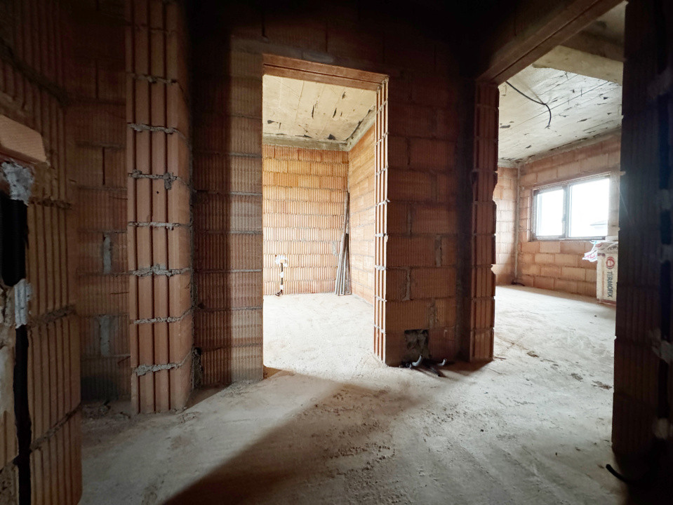 Duplex 4 camere, 350mp teren, 110mp utili, 12mp terasa, Mosnita Noua