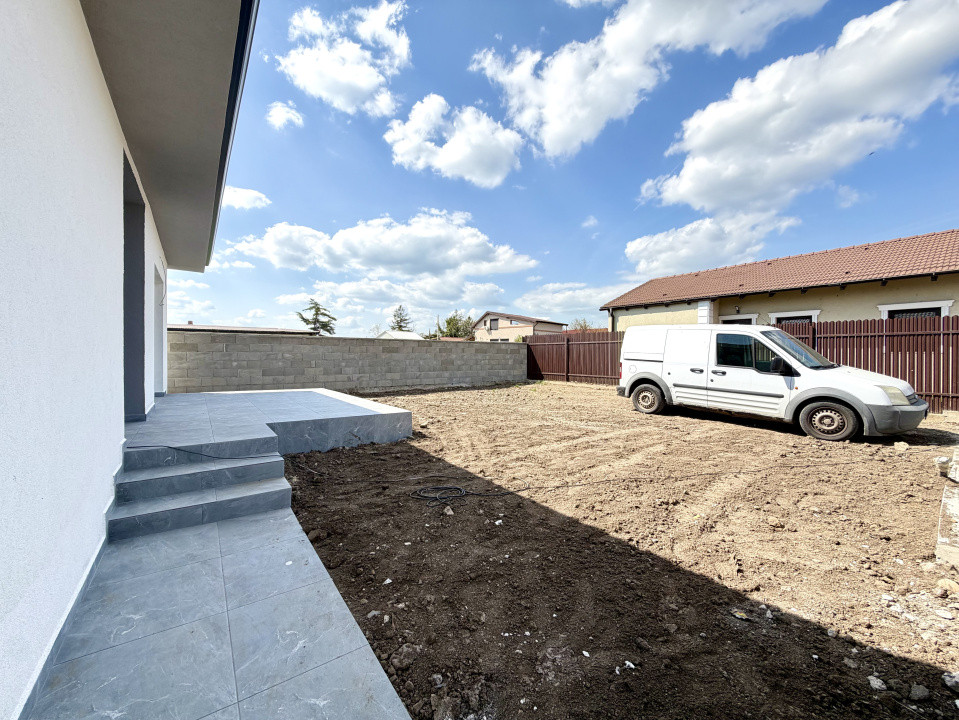 Casa individuala, 3 camere, 68 mp utili, 290 mp teren - Sanandrei