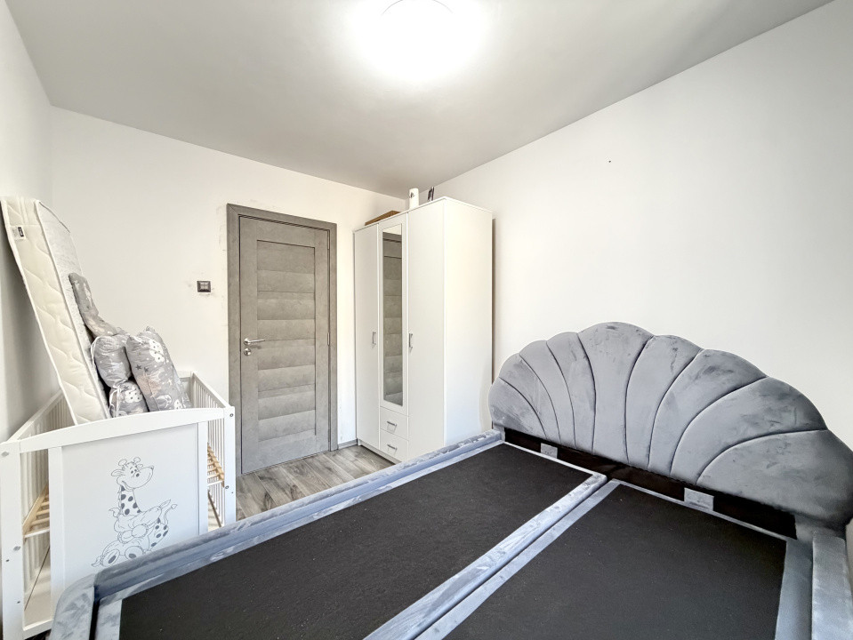 Apartament 3 camere, renovat, 53 mp utili + boxa, zona Cetatii