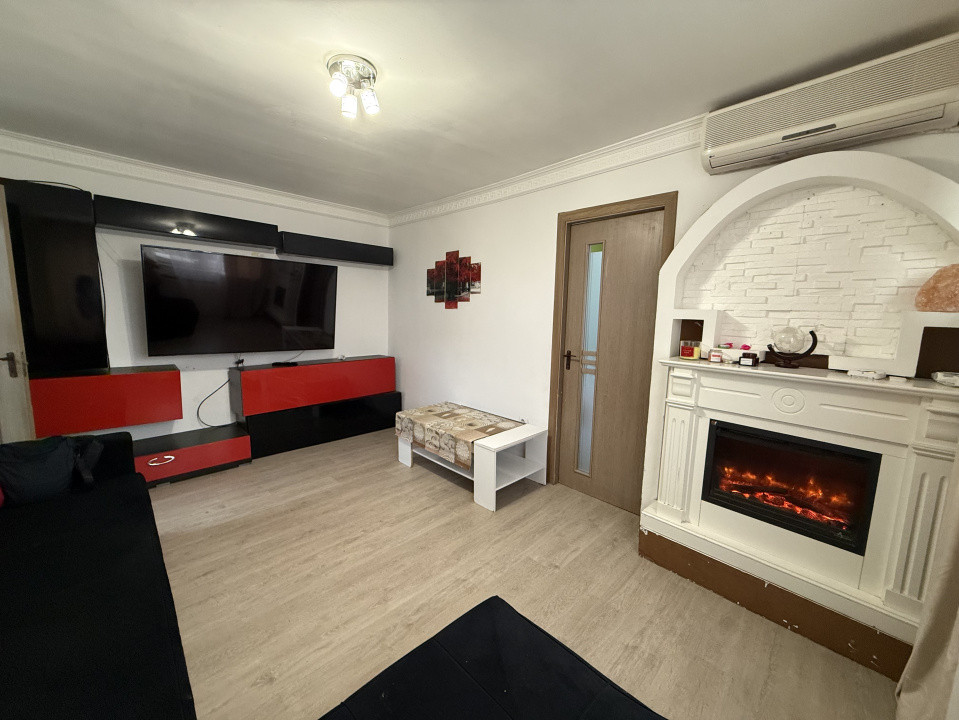 Apartament practic, 2 camere, 38 mp, etaj 4 - zona Sagului