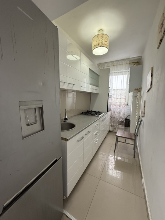 Apartament practic, 2 camere, 38 mp, etaj 4 - zona Sagului