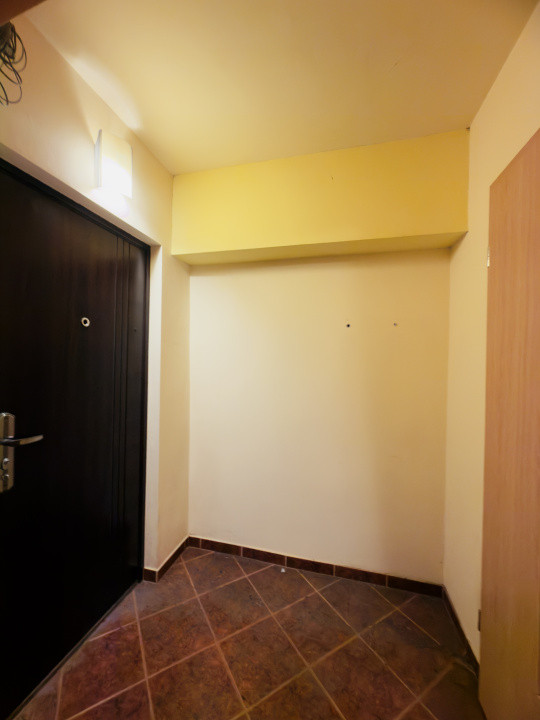 Garsoniera  18mp utili, parter, pozitie excelenta, zona Lipovei 