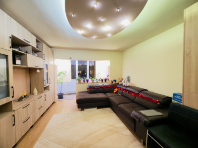 Apartament 4 camere, decomandat, etajul 2, 90mp utili - zona Steaua