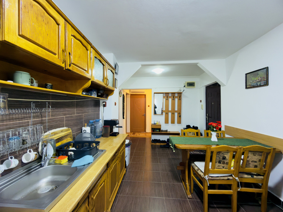 Apartament 4 camere, decomandat, etaj 2, 78mp in Bucovina