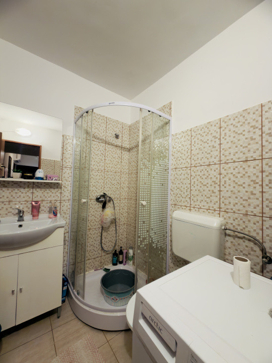 Apartament 4 camere, decomandat, etaj 2, 78mp in Bucovina