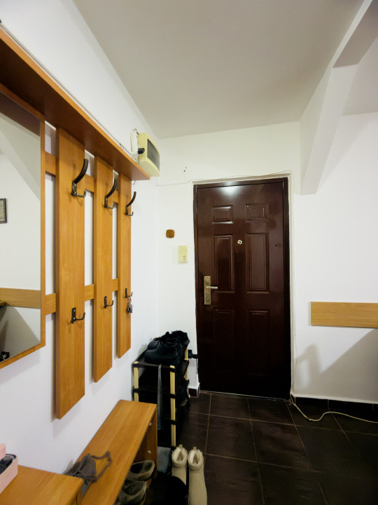 Apartament 4 camere, decomandat, etaj 2, 78mp in Bucovina