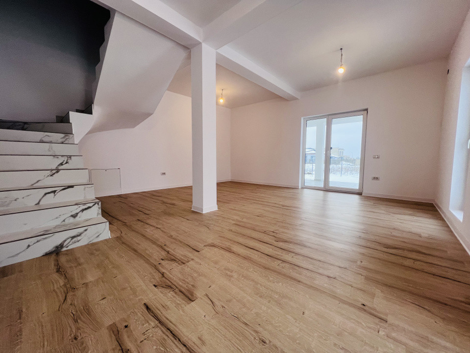 Duplex 3 camere, P+E, 91 mp utili, 250mp teren - Mosnita Veche