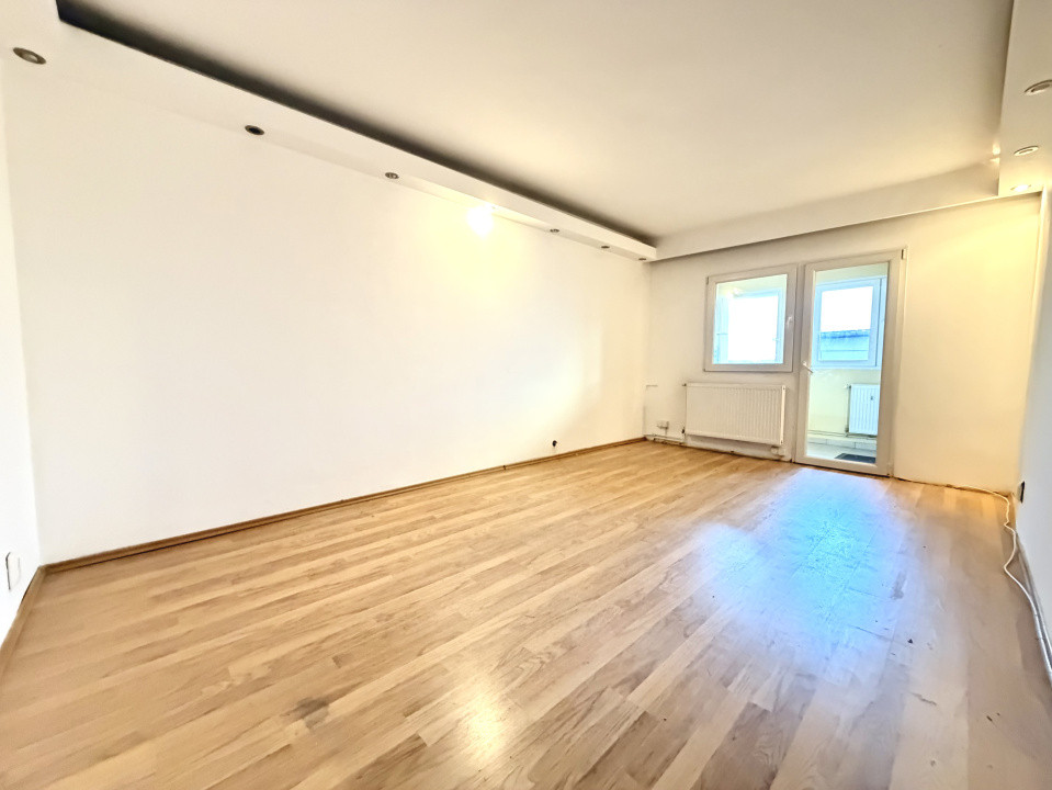 Apartament spatios, 2 camere + 1 boxa la subsol - zona Bucovina