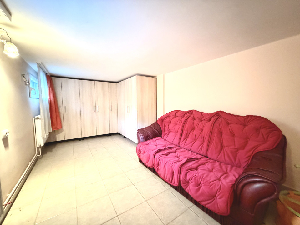 Apartament spatios, 2 camere + 1 boxa la subsol - zona Bucovina