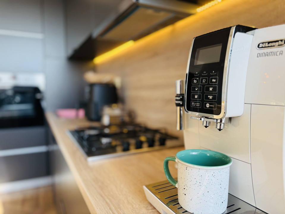 Apartament 3 camere, decomandat, complet renovat, 72mp, zona Lipovei