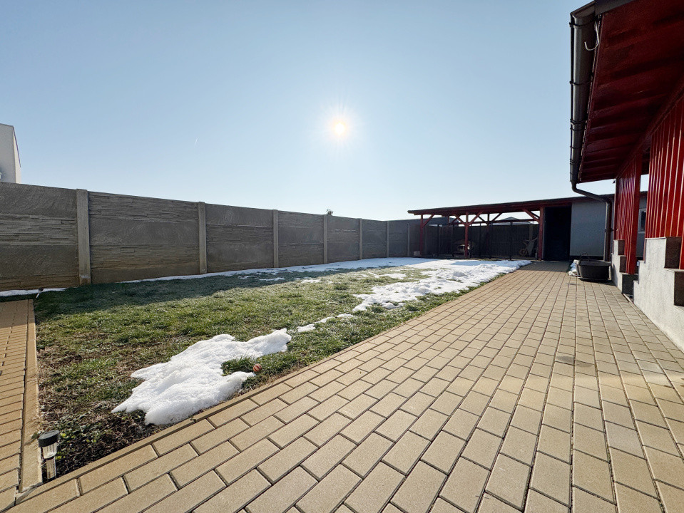 Duplex 3 camere 80mp utili+8mp terasa+anexe, 418mp teren, Mosnita Noua