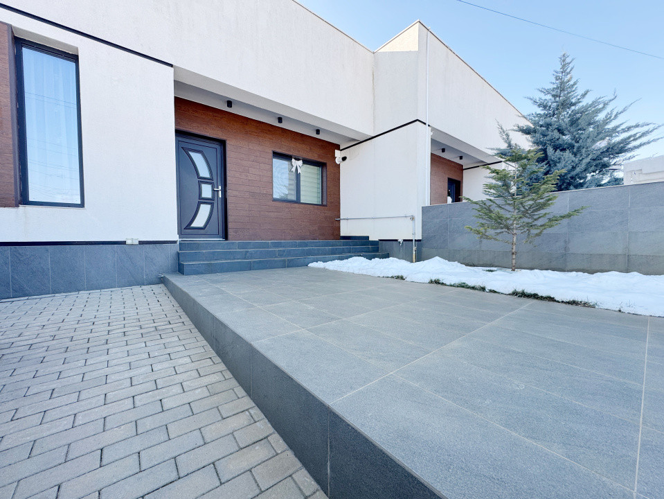 Duplex 3 camere 80mp utili+8mp terasa+anexe, 418mp teren, Mosnita Noua