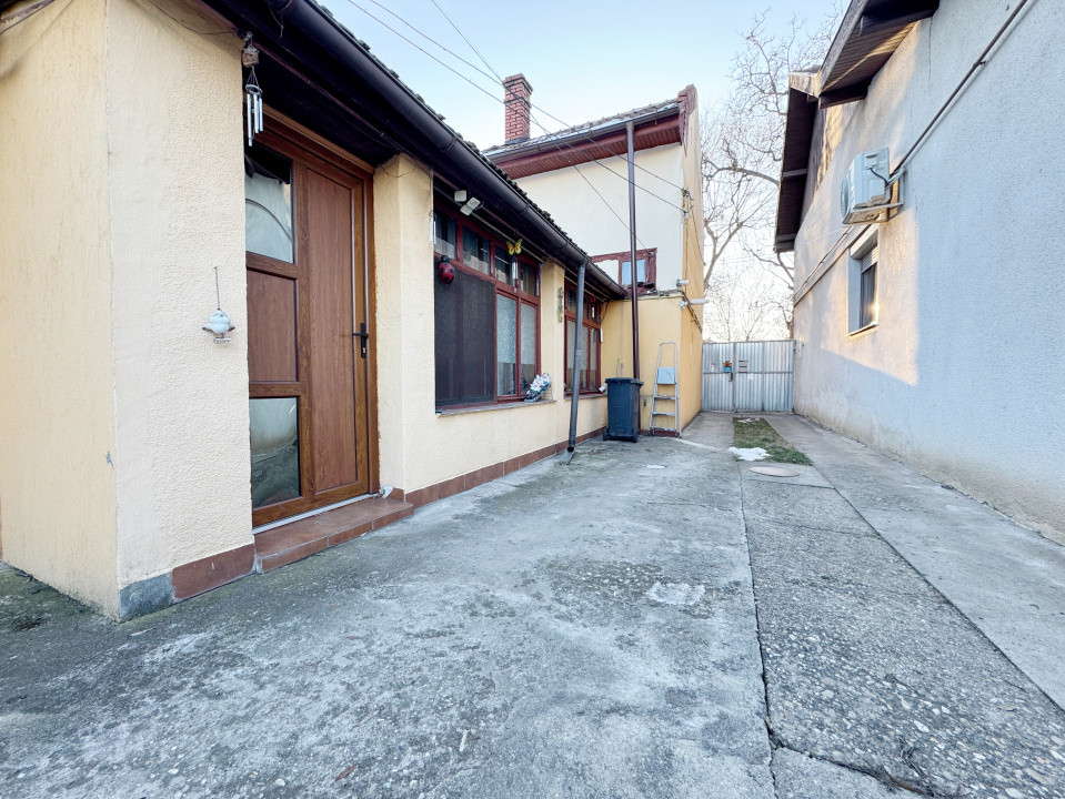 Casa 3 camere 80mp + curte individuala 372mp -zona Sagului