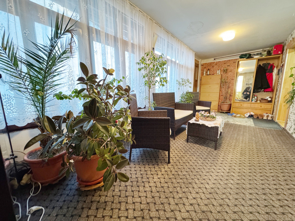 Casa 3 camere 80mp + curte individuala 372mp -zona Sagului