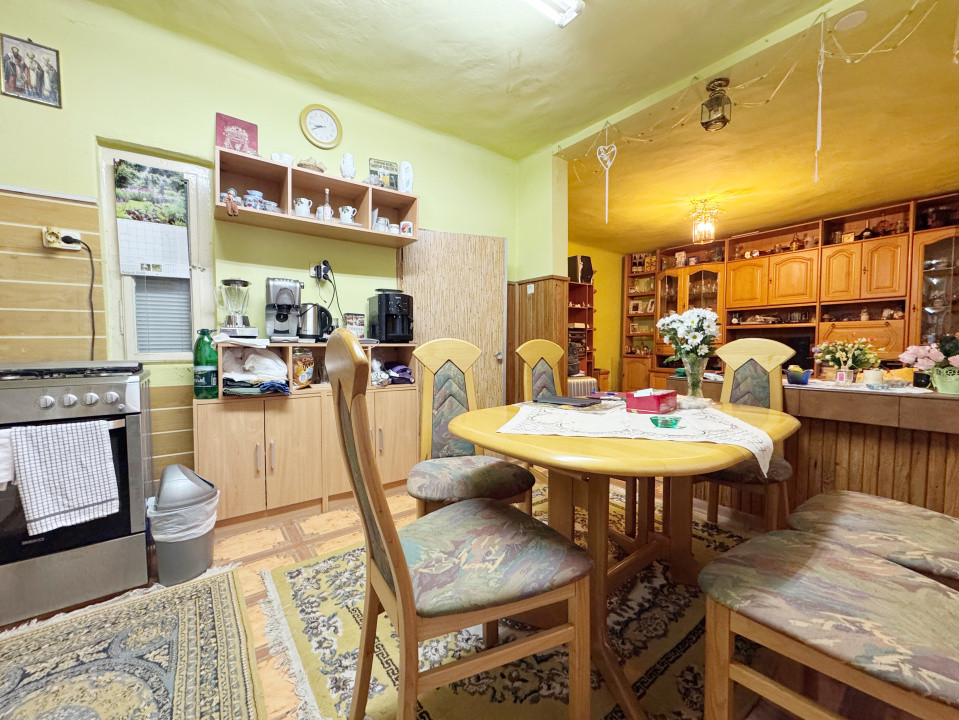 Casa 3 camere 80mp + curte individuala 372mp -zona Sagului