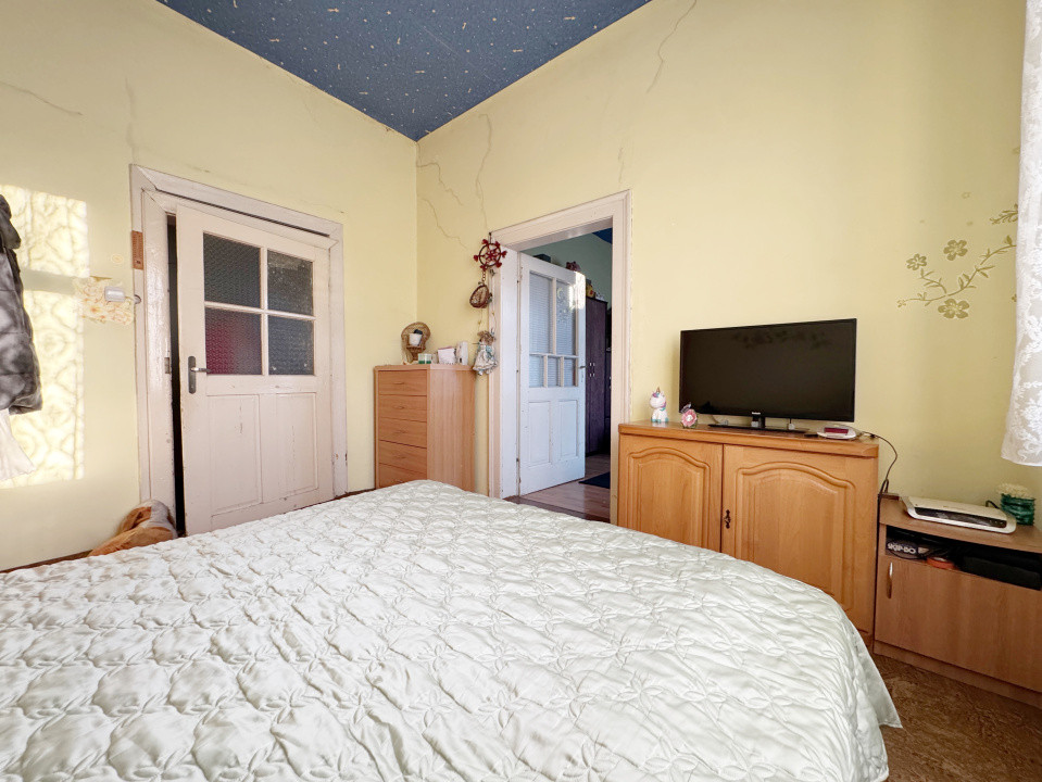 Casa 3 camere 80mp + curte individuala 372mp -zona Sagului