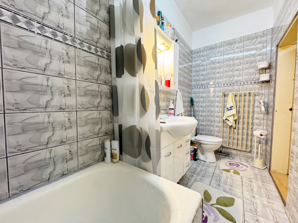 Casa 3 camere 80mp + curte individuala 372mp -zona Sagului