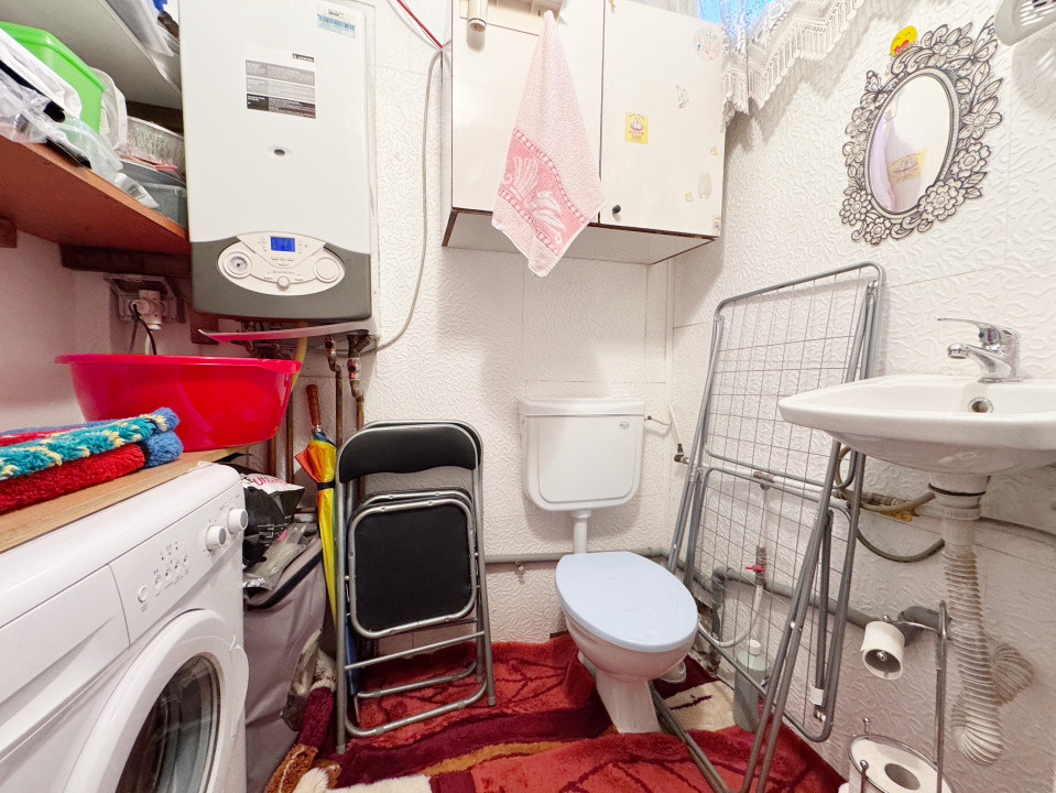 Casa 3 camere 80mp + curte individuala 372mp -zona Sagului