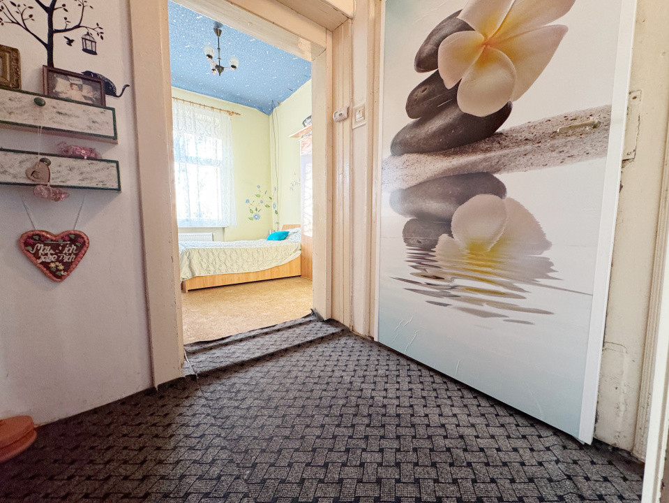 Casa 3 camere 80mp + curte individuala 372mp -zona Sagului