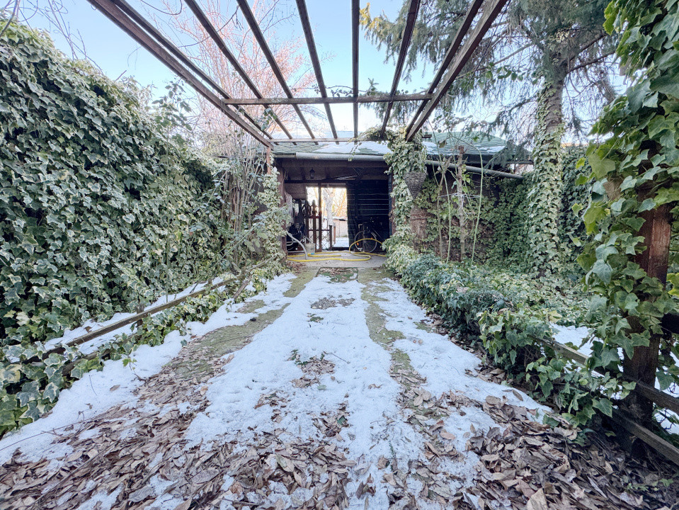 Casa 3 camere 80mp + curte individuala 372mp -zona Sagului