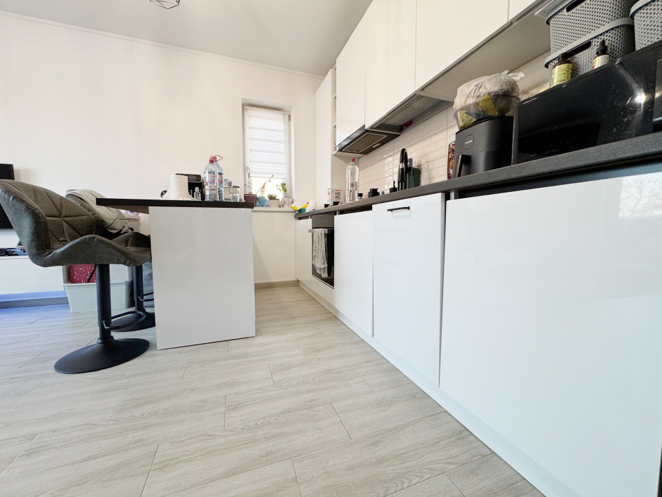 Apartament 2 camere 47mp utili + terasa 16mp, Giroc