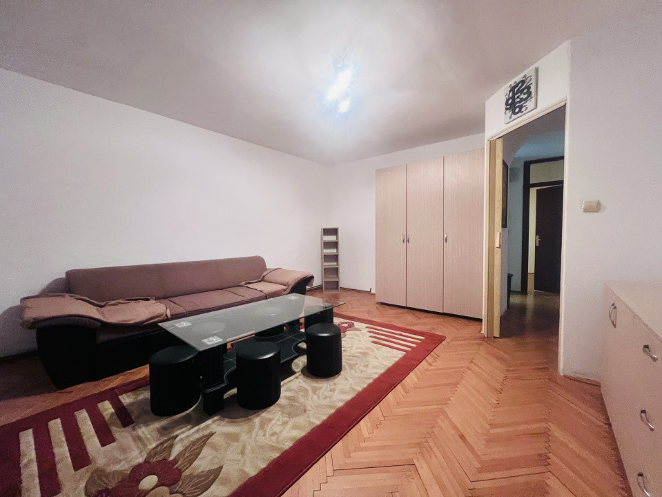 Apartament cu 2 camere, 64mp, decomandat, etaj 3, centrala - zona Bucovina
