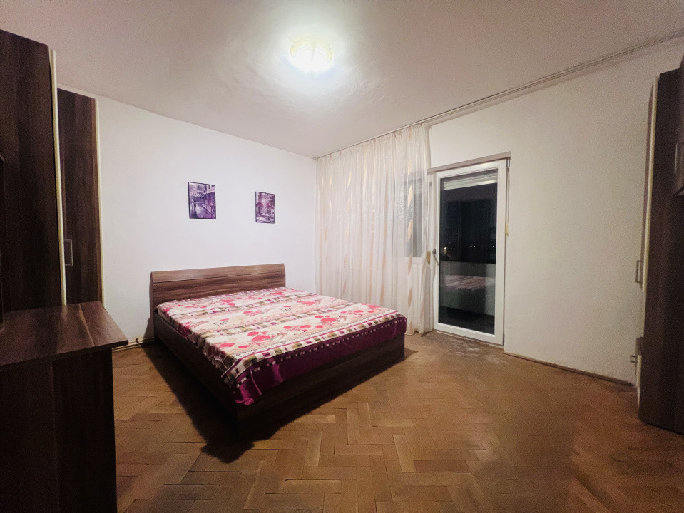 Apartament cu 2 camere, 64mp, decomandat, etaj 3, centrala - zona Bucovina