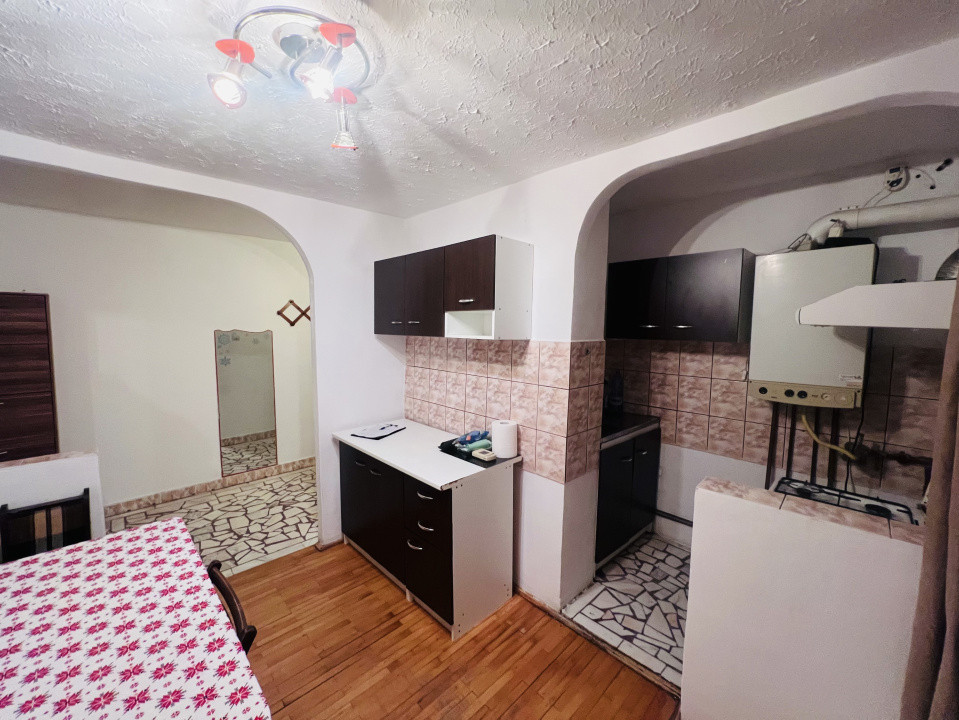 Apartament cu 2 camere, 64mp, decomandat, etaj 3, centrala - zona Bucovina