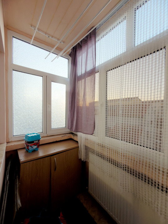 Apartament 2 camere, semidecomandat, etaj 3, zona Dambovita 