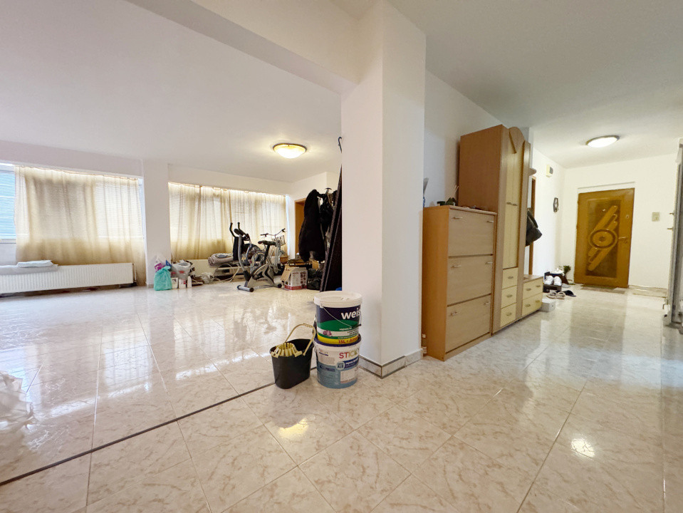 Apartament 3 camere decomandat 110mp utili, vedere pe 2 parti-Soarelui