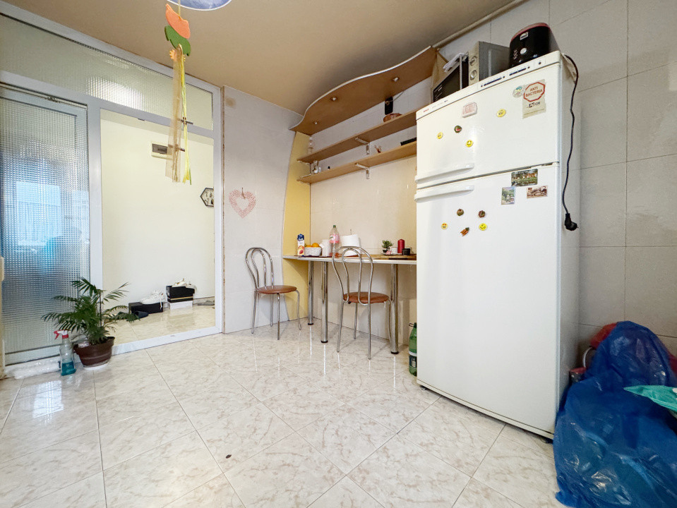Apartament 3 camere decomandat 110mp utili, vedere pe 2 parti-Soarelui