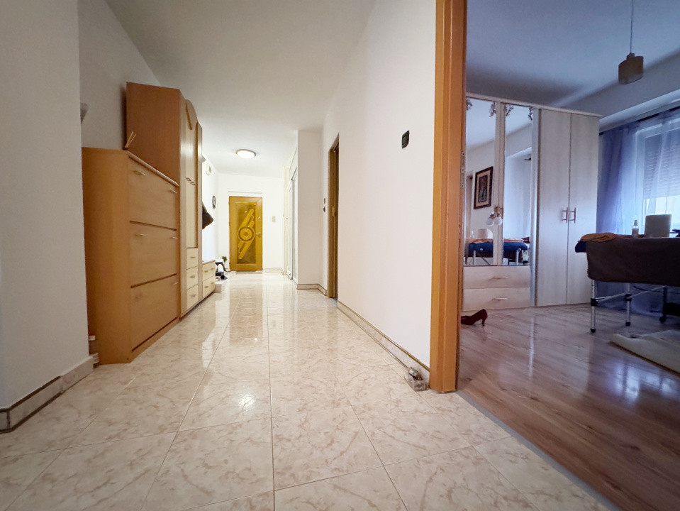 Apartament 3 camere decomandat 110mp utili, vedere pe 2 parti-Soarelui