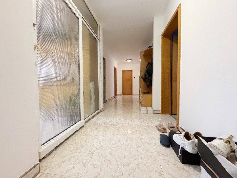 Apartament 3 camere decomandat 110mp utili, vedere pe 2 parti-Soarelui