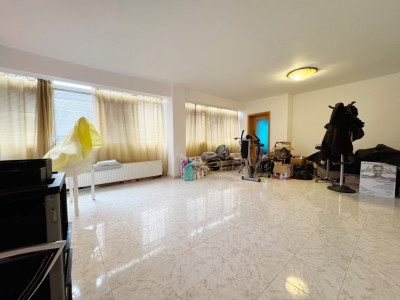 Apartament 3 camere decomandat 110mp utili, vedere pe 2 parti-Soarelui