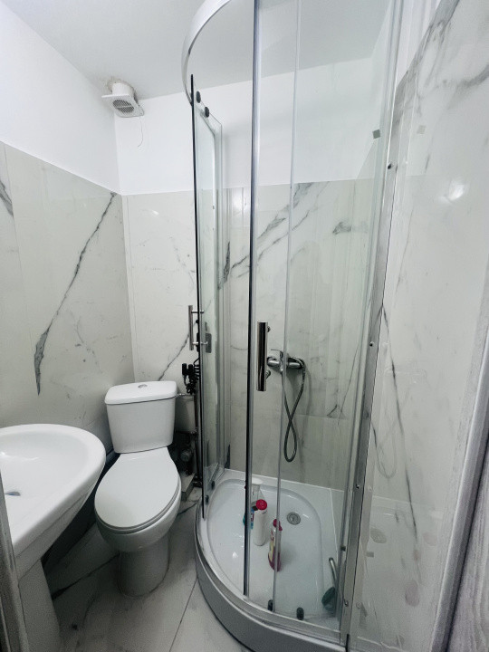  Garsoniera, 21 mp utili, renovata, etaj 4, zona Sagului- Shopping City