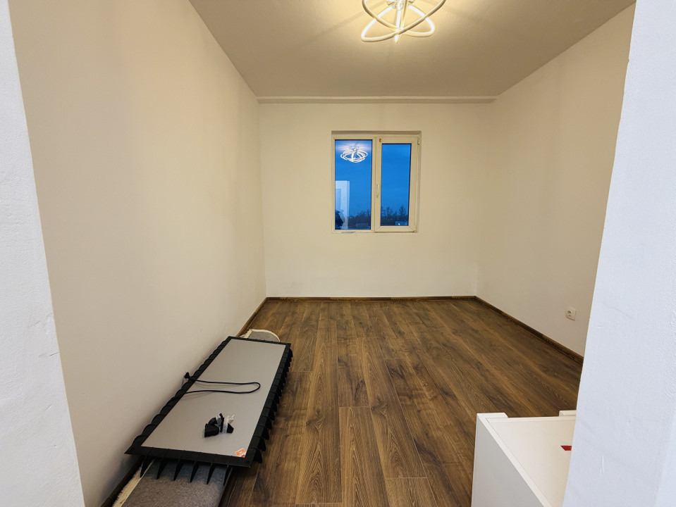 Garsoniera, 14mp, etaj 4, zona Fratelia