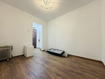 Garsoniera, 14mp, etaj 4, zona Fratelia