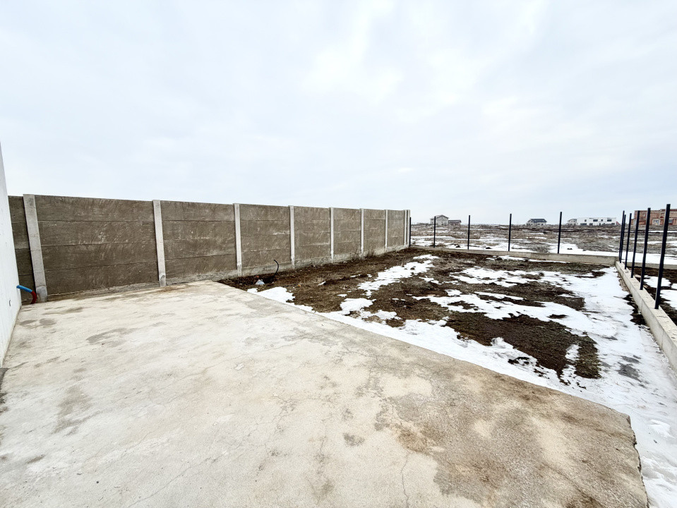 Duplex despartit prin camera tehnica, 4 camere - Giarmata 