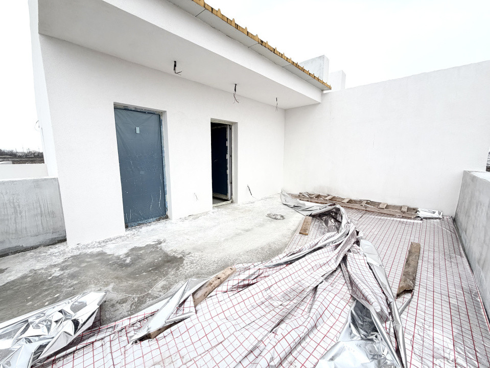 Duplex despartit prin camera tehnica, 4 camere - Giarmata 