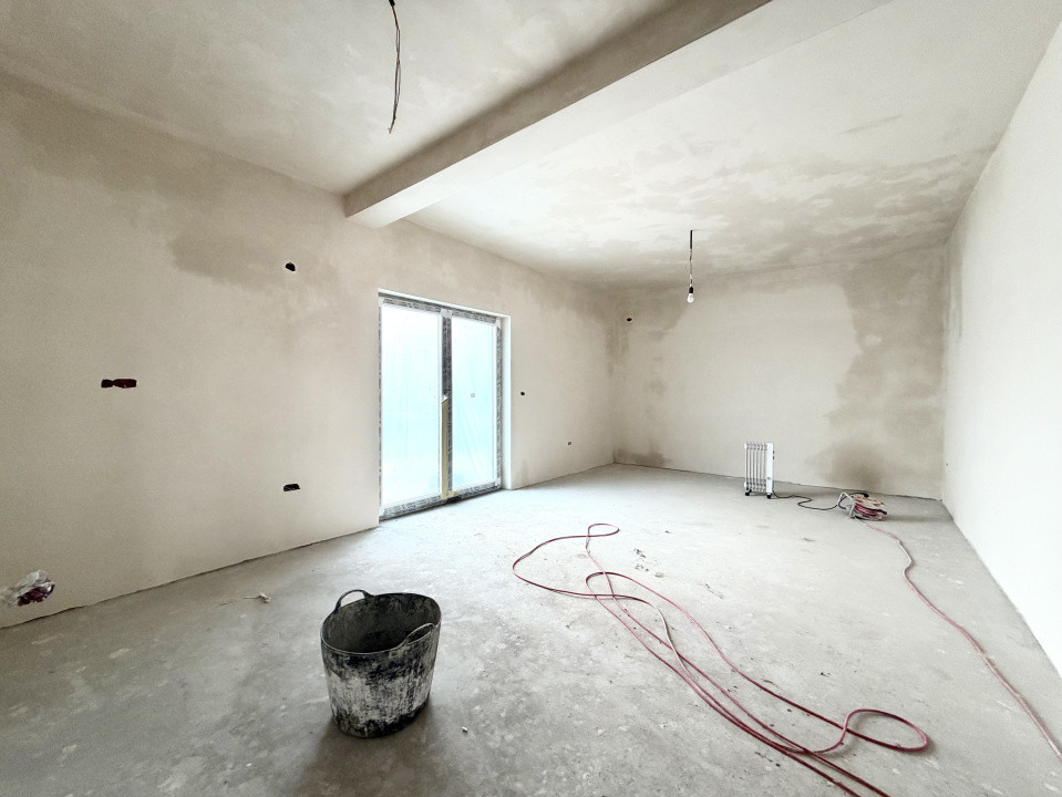 Duplex despartit prin camera tehnica, 4 camere - Giarmata 