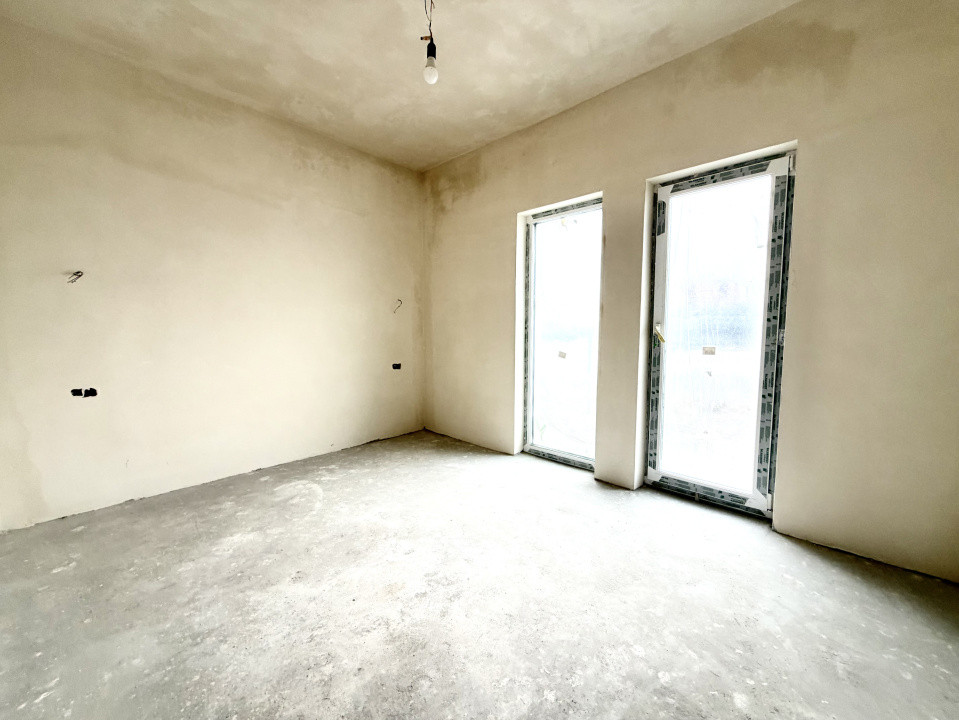 Duplex despartit prin camera tehnica, 4 camere - Giarmata 