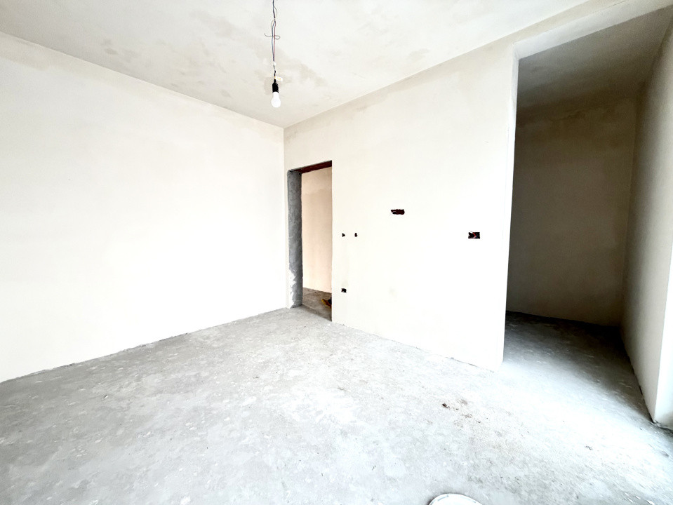 Duplex despartit prin camera tehnica, 4 camere - Giarmata 