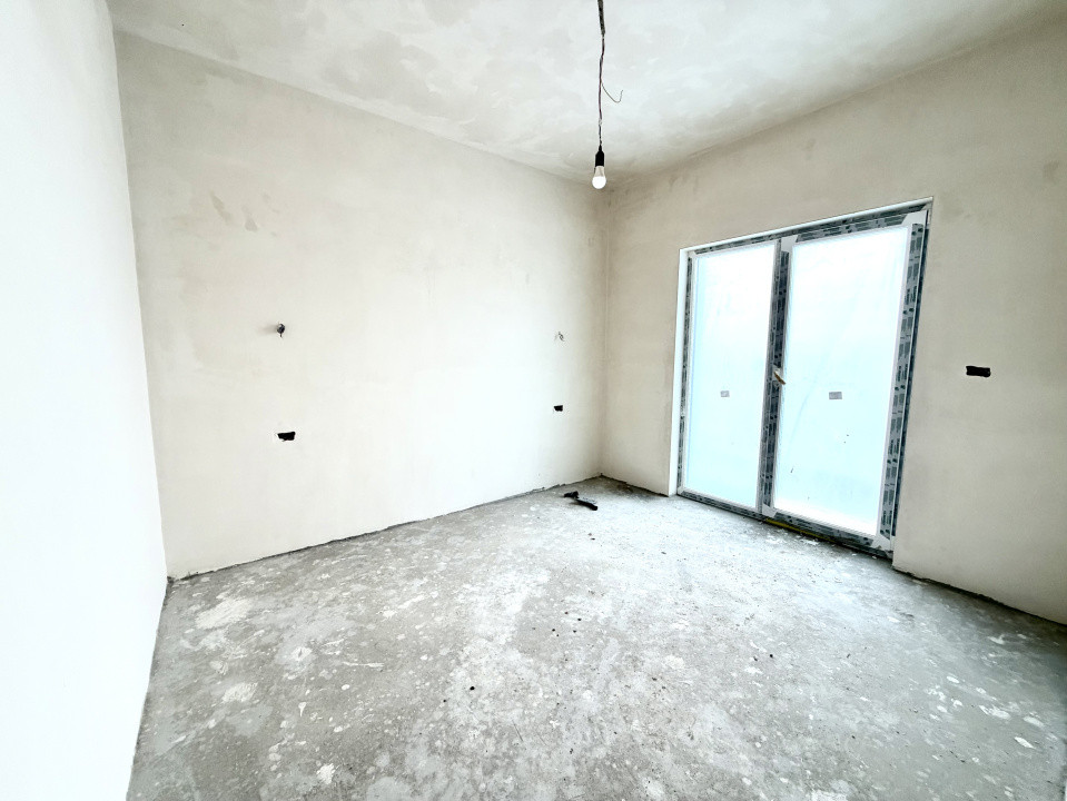 Duplex despartit prin camera tehnica, 4 camere - Giarmata 