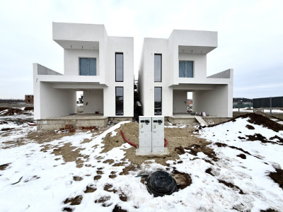 Duplex despartit prin camera tehnica, 4 camere - Giarmata 