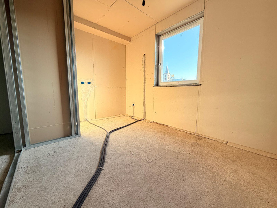 Casa 12 camere, 320 mp utili, teren 1500 mp - GATAIA