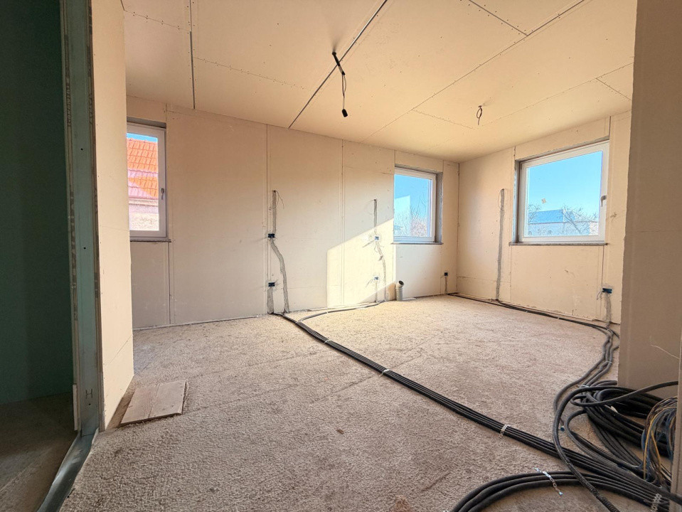 Casa 12 camere, 320 mp utili, teren 1500 mp - GATAIA